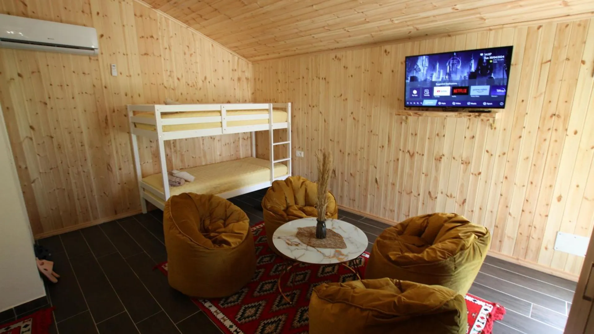 Lugina E Shengjergjit ,Bujtinat Villa Tirana 0*,