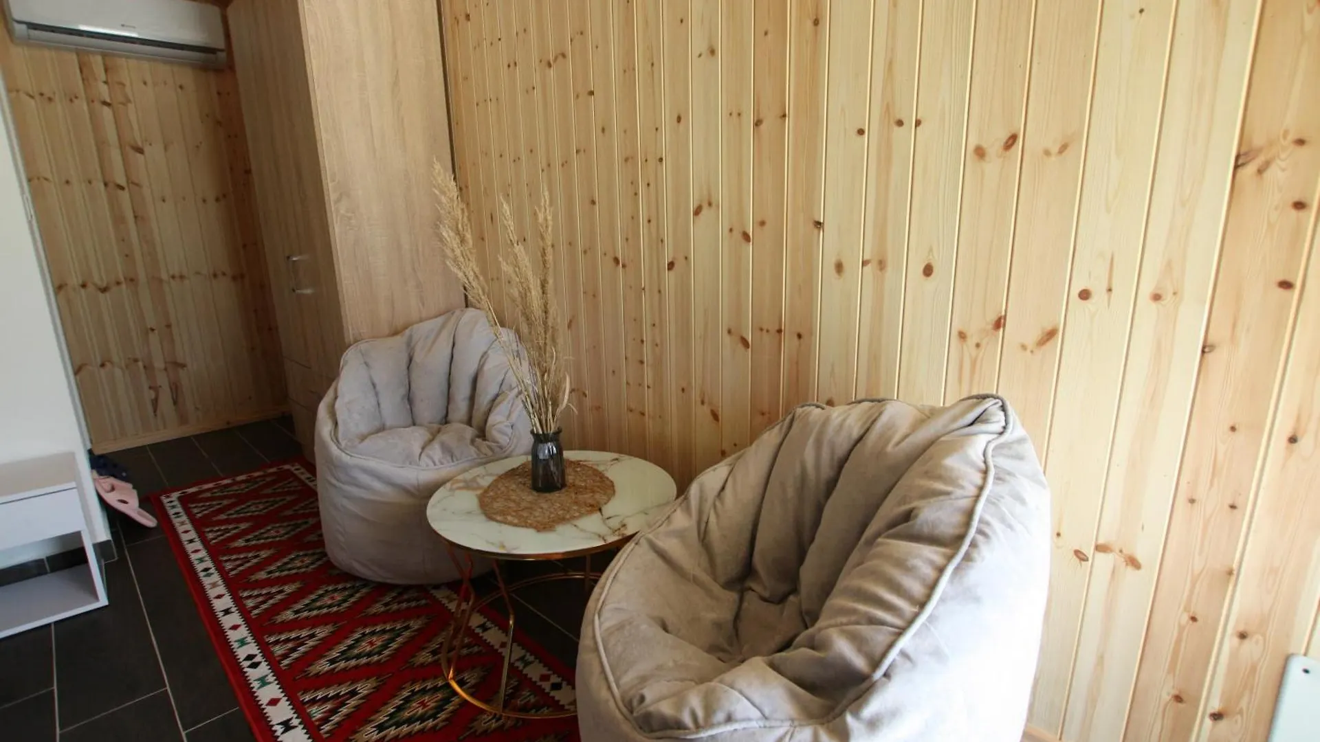 Lodge Lugina E Shengjergjit ,Bujtinat Villa Tirana